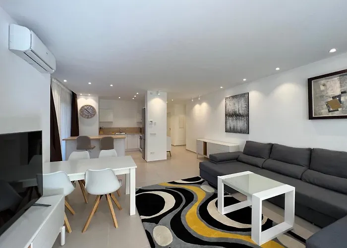 Luxury Family Equilibrium By Altamarhomes Palm-mar